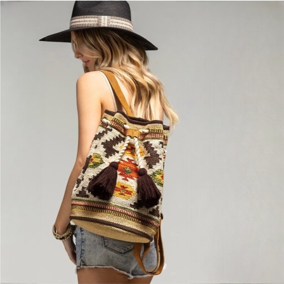 NWT Tan & Cream Boho Mojave Handcrafted Tassel Backpack - Picture 2 of 9